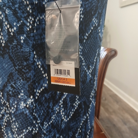 Nine west snake print blouse ,small size,brand new with tags - Picture 3 of 9